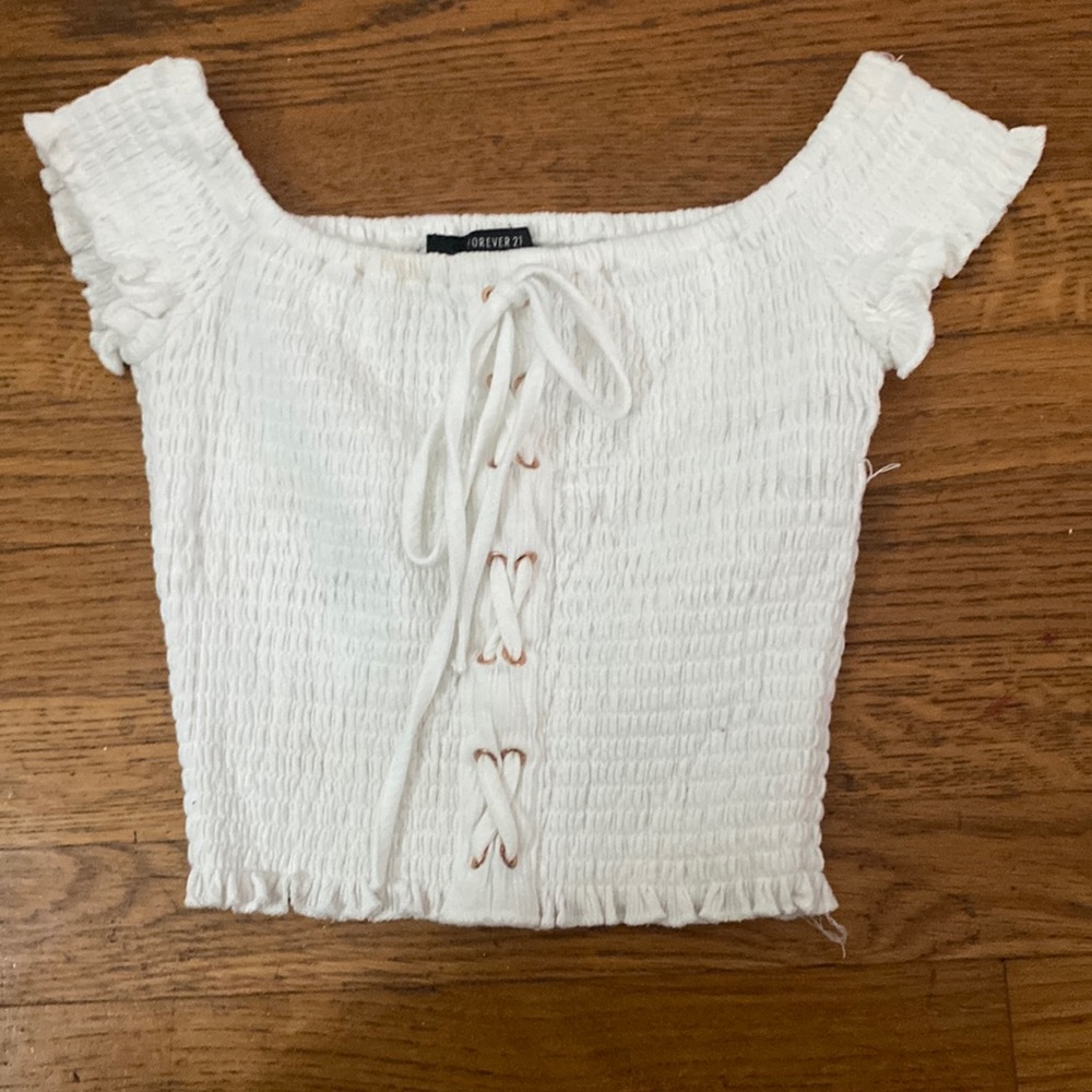 WHITE FOREVER 21 CROPPED WOMENS T TIGHT FITTING